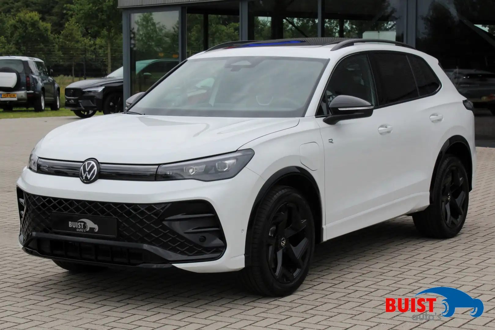 Volkswagen Tiguan 1.5 eHybrid R-Line Business 272pk PANO TREKHAAK BL Weiß - 1