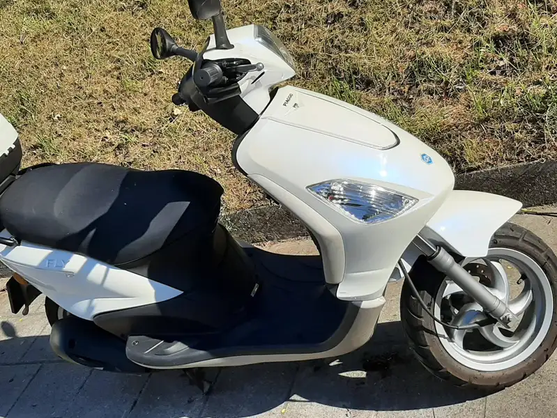 Piaggio Fly 125 - foto 5