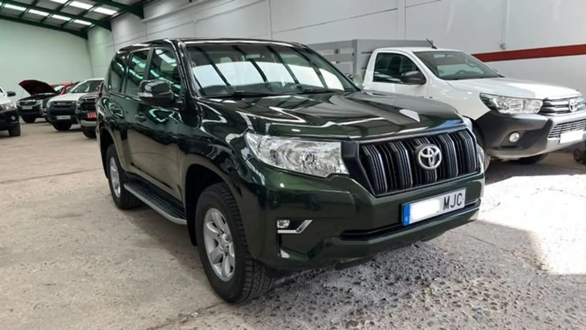 Toyota Land Cruiser 5p 2.8D 204 CV GX Verde - 1