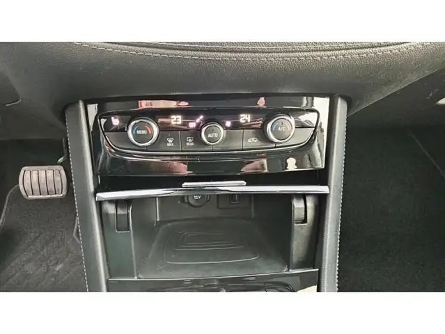 Opel Grandland X view 9