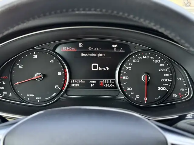 Audi A6 view 17