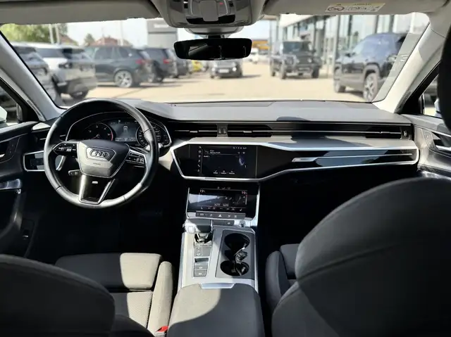 Audi A6 Avant view 12