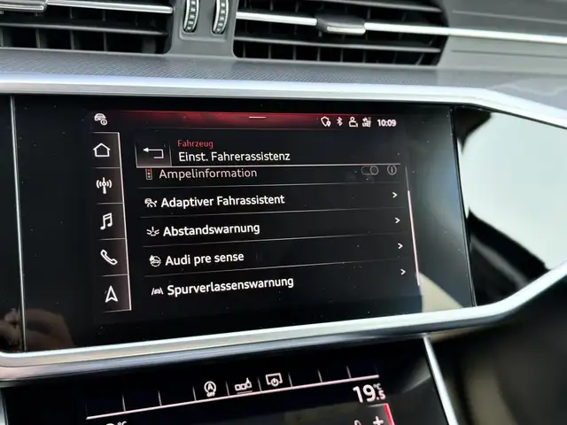 Audi A6 view 23