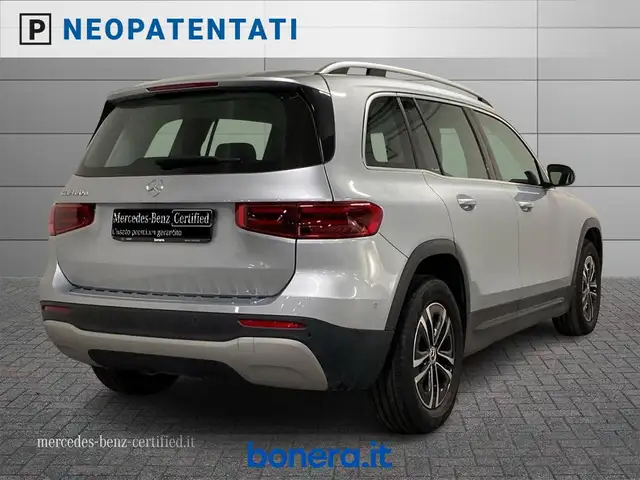 Mercedes-Benz GLB view 3