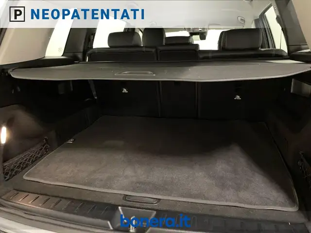 Mercedes-Benz GLB view 9