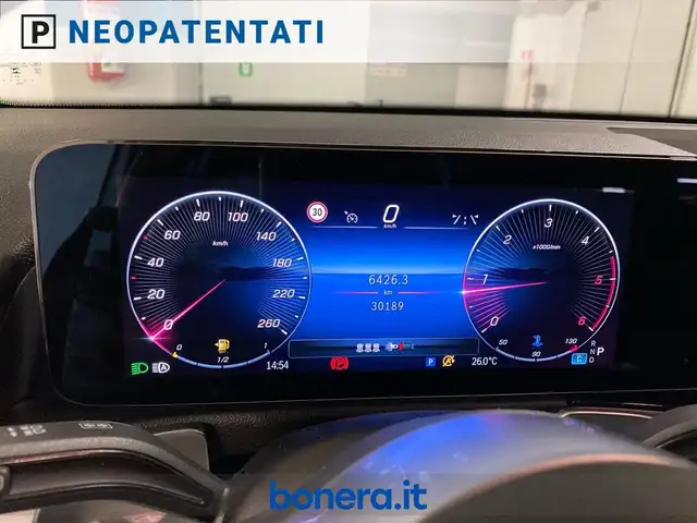 Mercedes-Benz GLB view 14