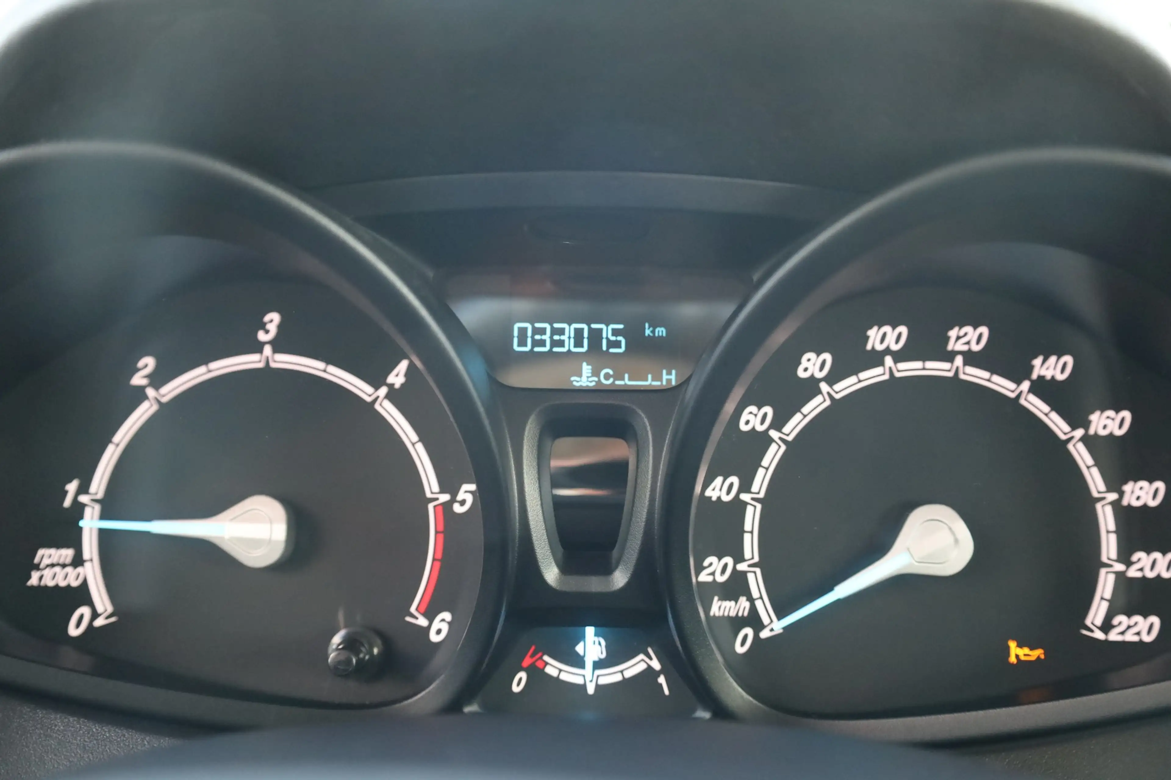 Ford Transit Courier Sitzheizung DAB Kamera Klima USB — photo 17