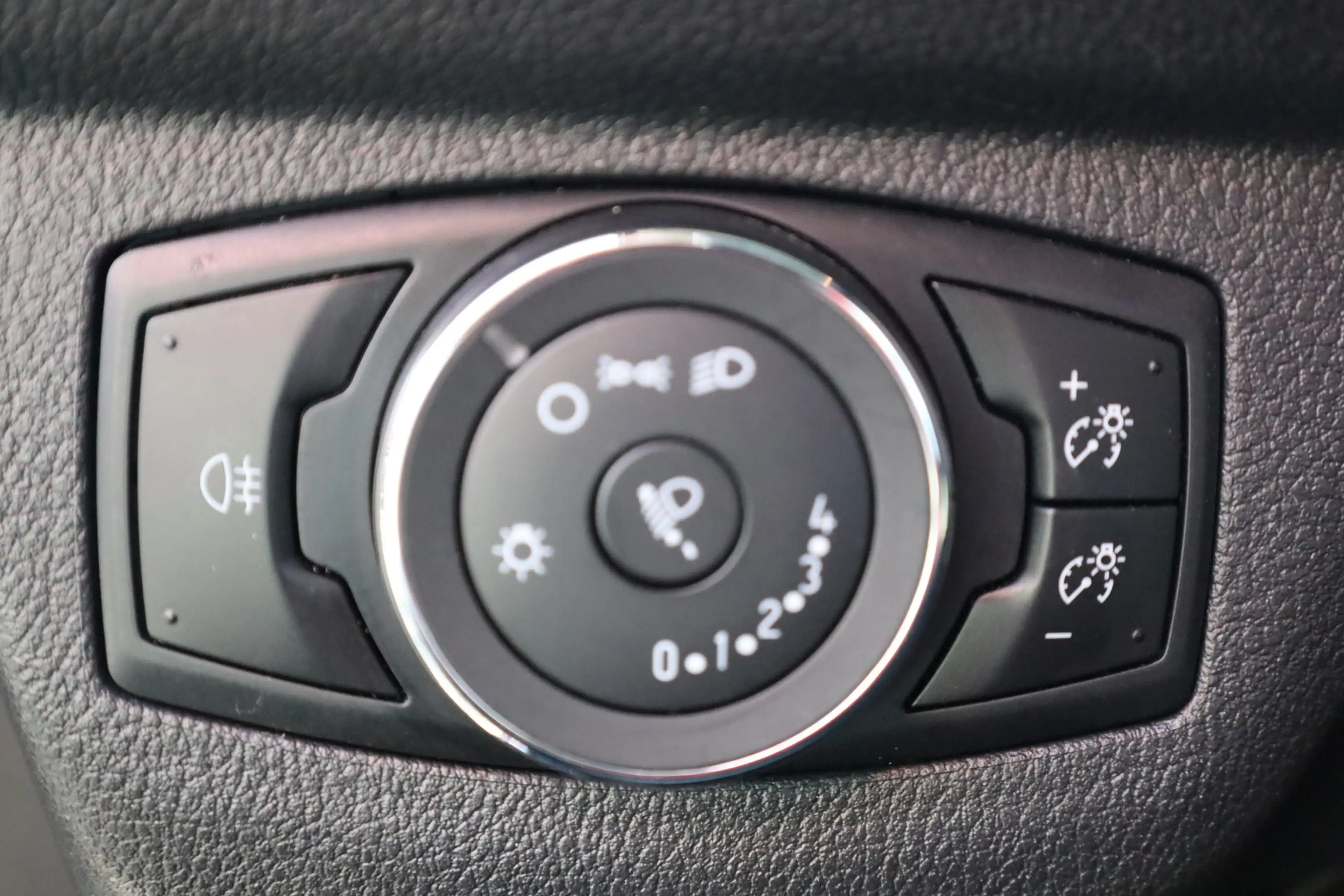 Ford Transit Courier Sitzheizung DAB Kamera Klima USB — photo 13
