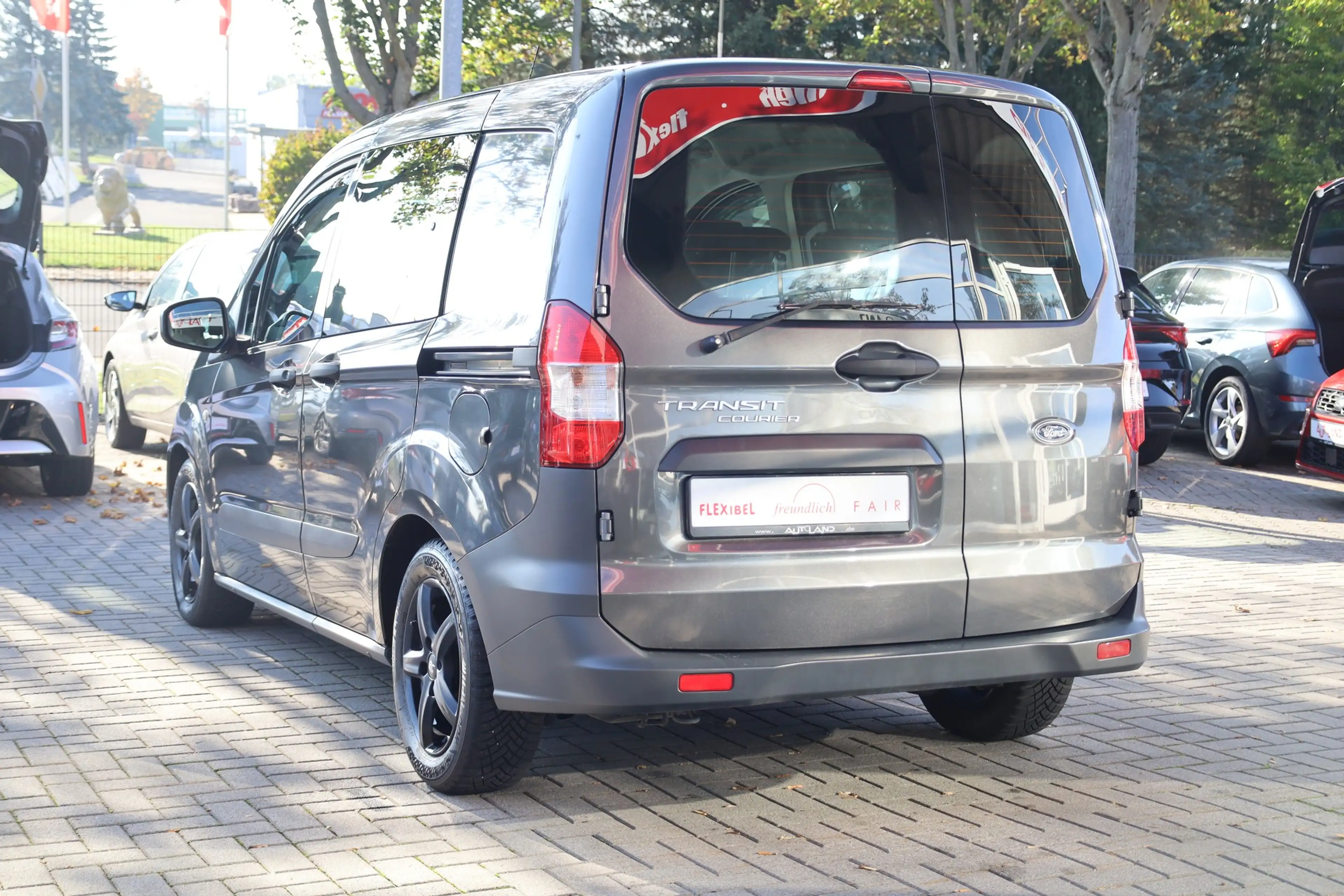 Ford Transit Courier Sitzheizung DAB Kamera Klima USB — photo 4