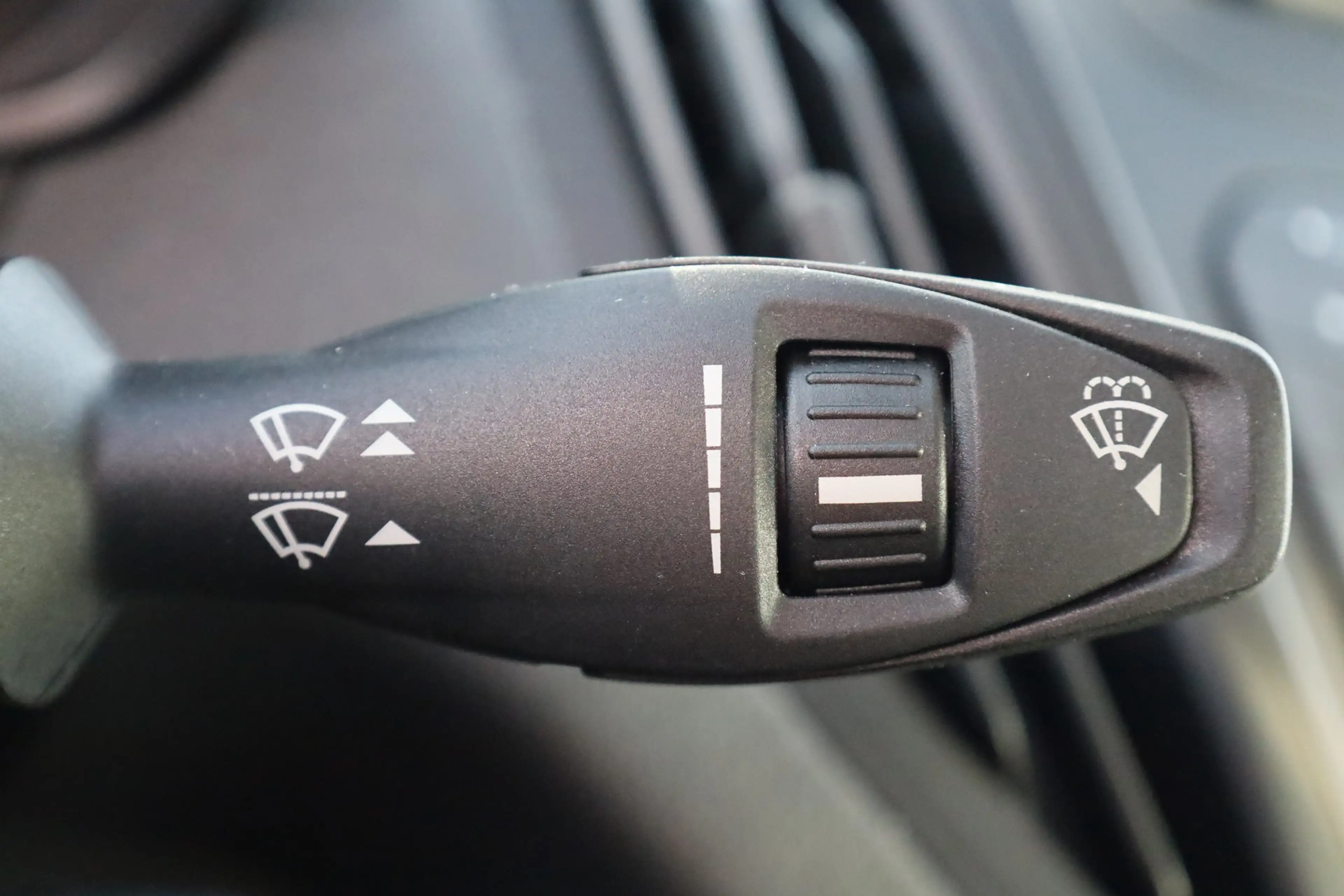 Ford Transit Courier Sitzheizung DAB Kamera Klima USB — photo 16