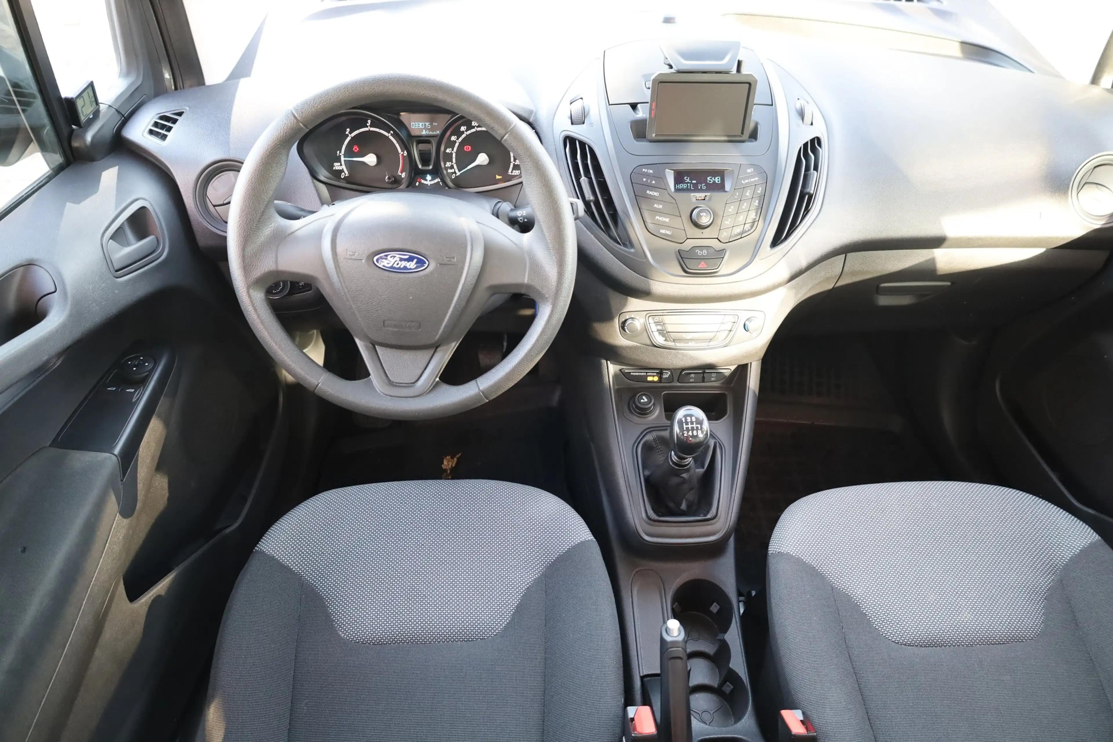 Ford Transit Courier Sitzheizung DAB Kamera Klima USB — photo 24