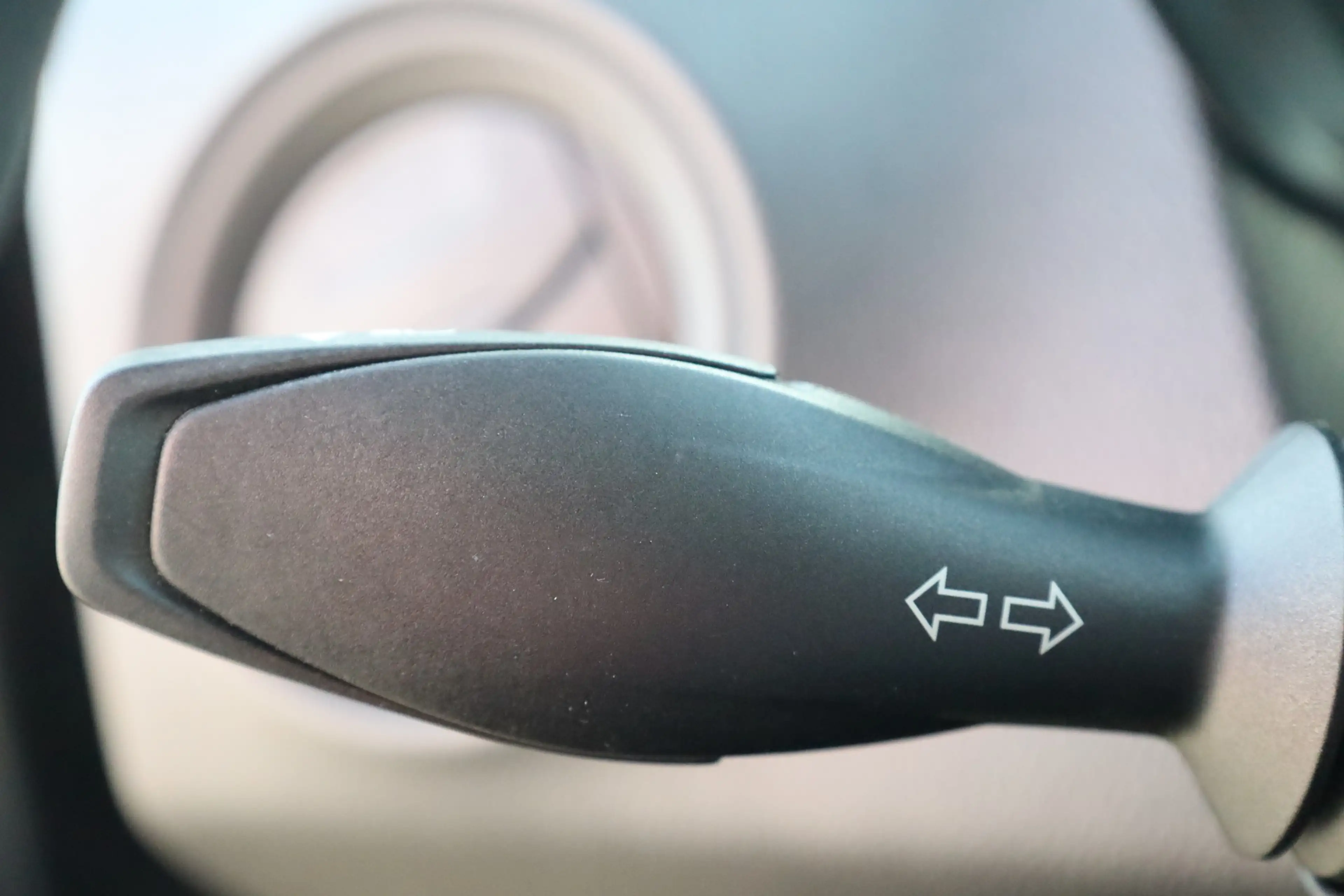 Ford Transit Courier Sitzheizung DAB Kamera Klima USB — photo 15