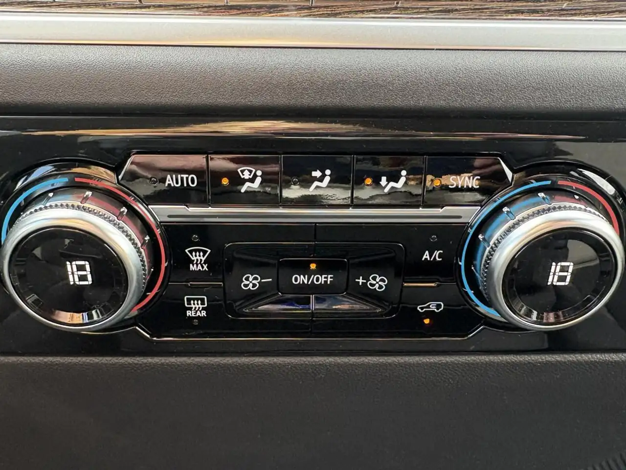 GMC Sierra 2500HD снимка GMC Sierra 2500HD