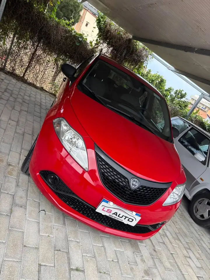 Lancia Ypsilon