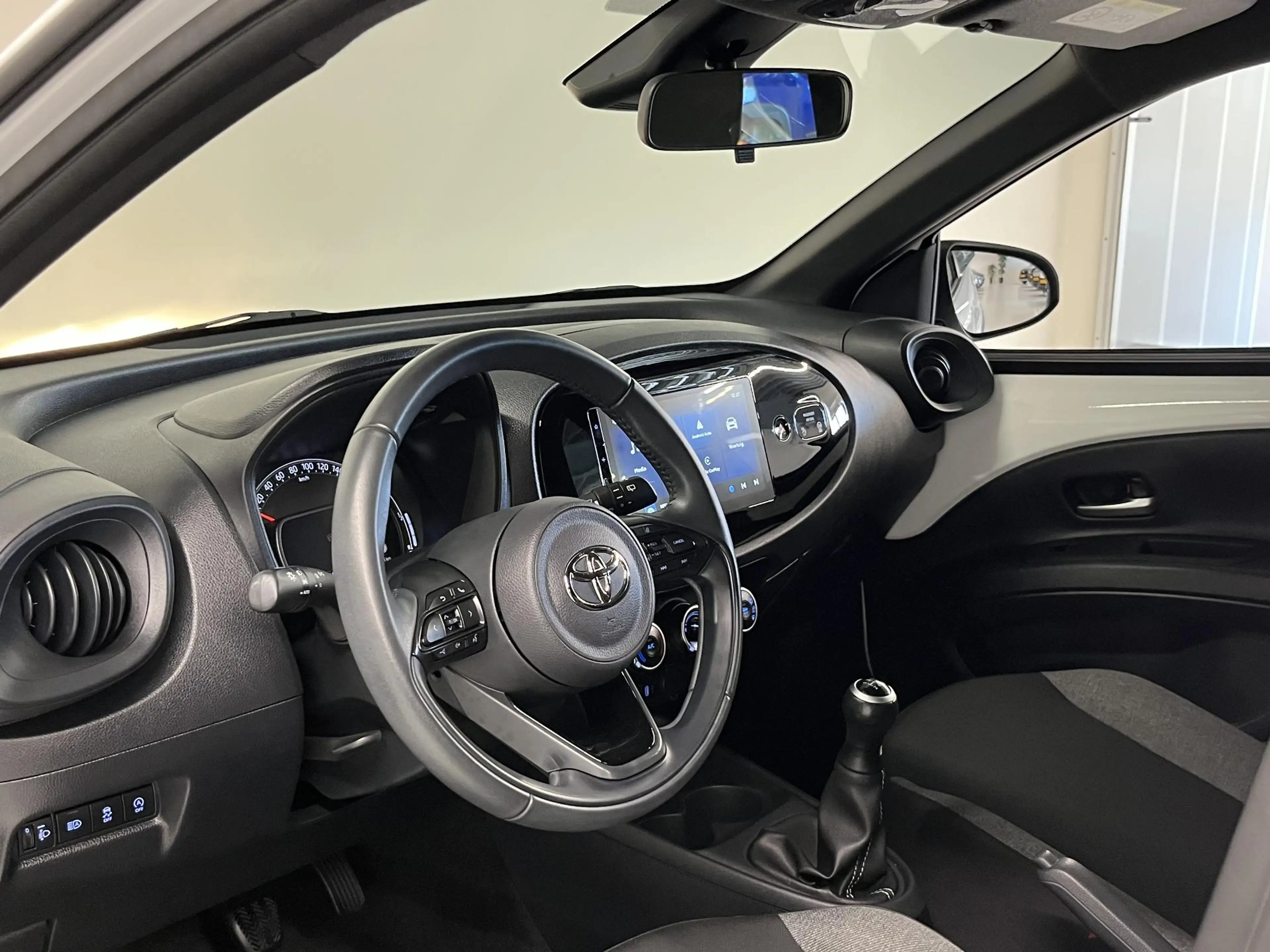 Toyota Aygo X 1.0 VVT-i MT Play — photo 15