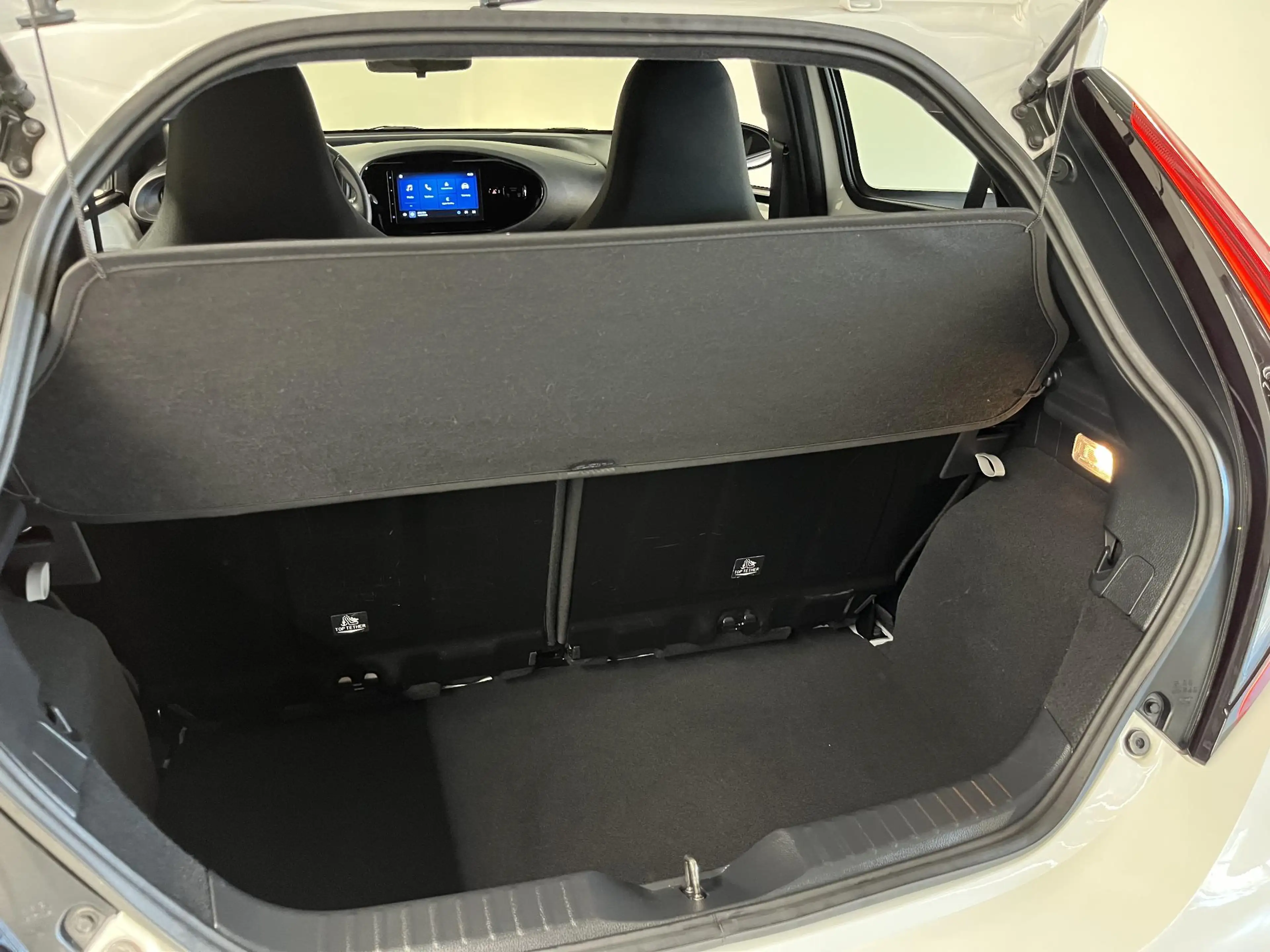 Toyota Aygo X 1.0 VVT-i MT Play — photo 6