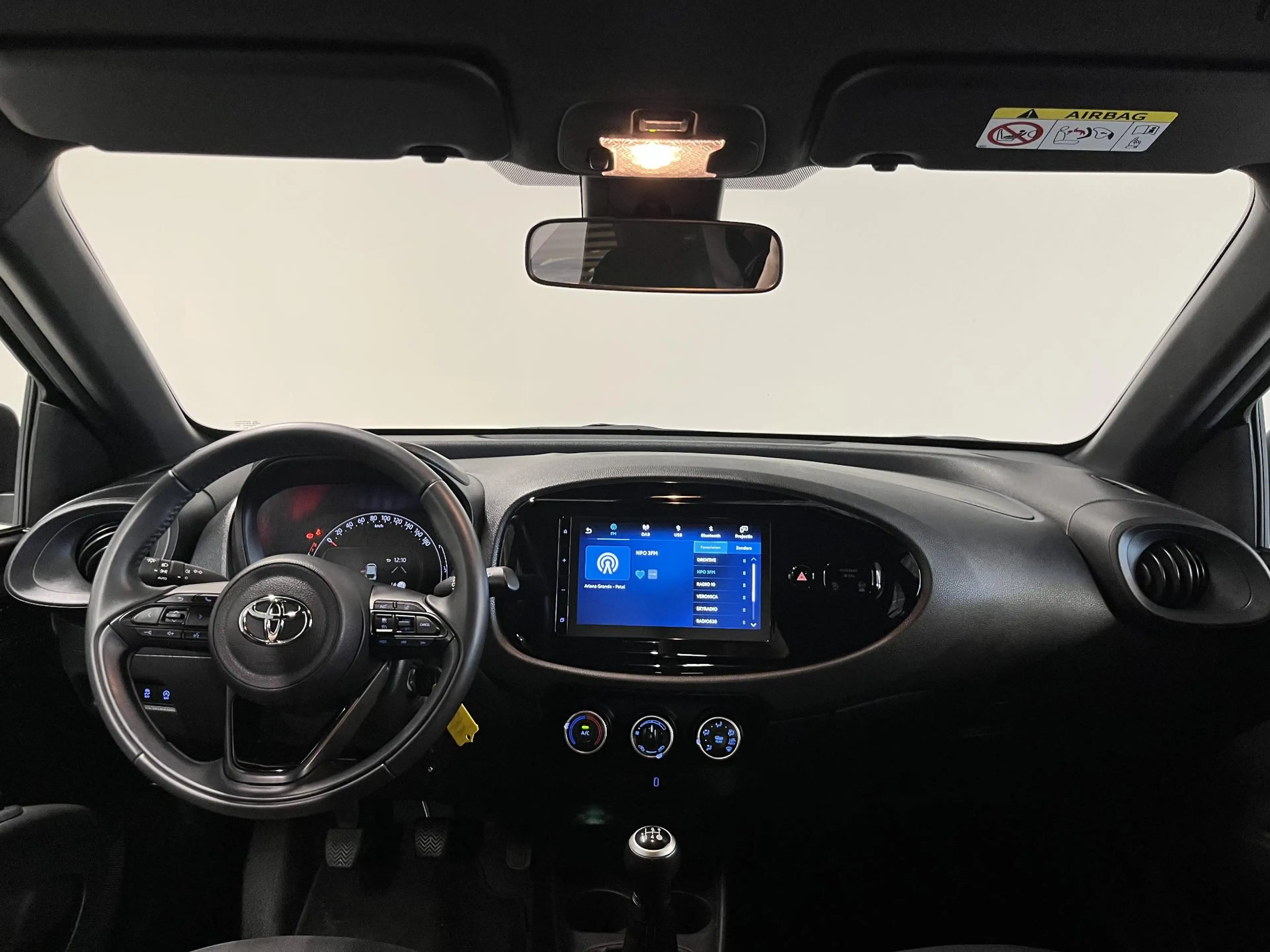 Toyota Aygo X 1.0 VVT-i MT Play — photo 2