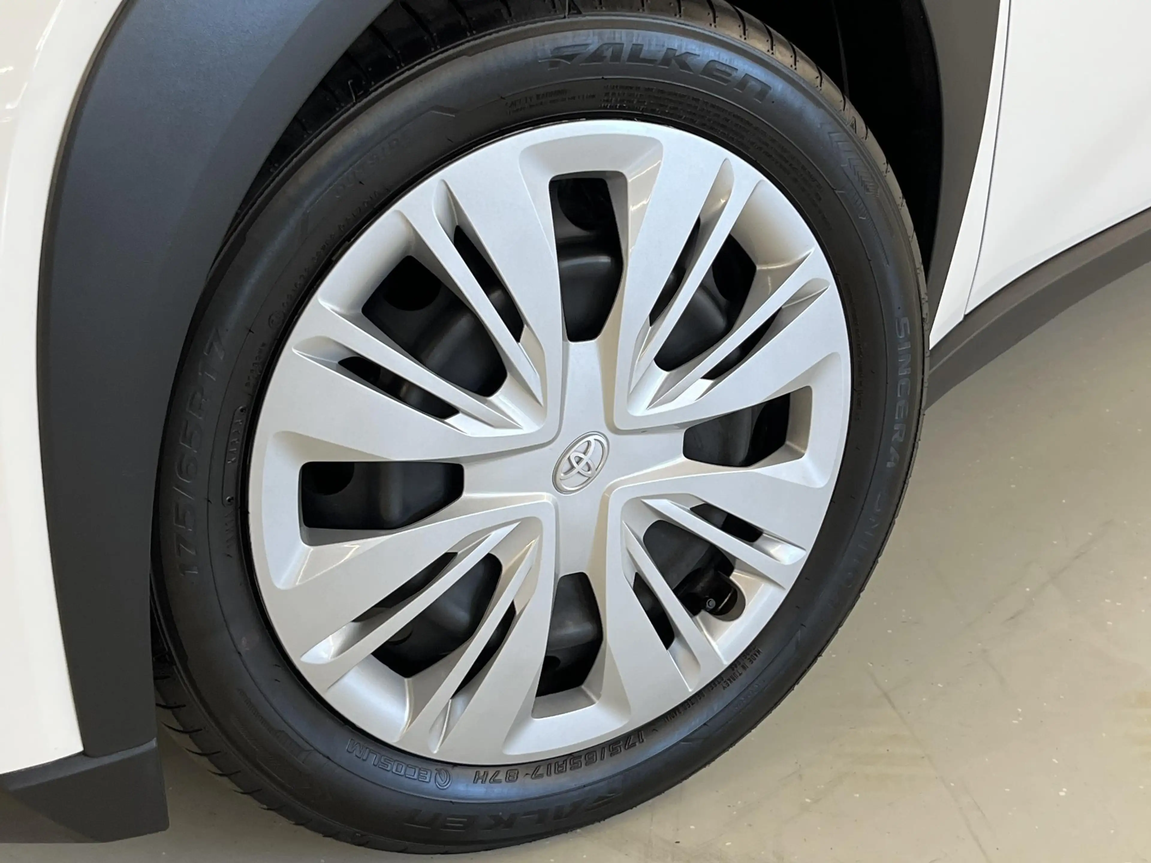 Toyota Aygo X 1.0 VVT-i MT Play — photo 5