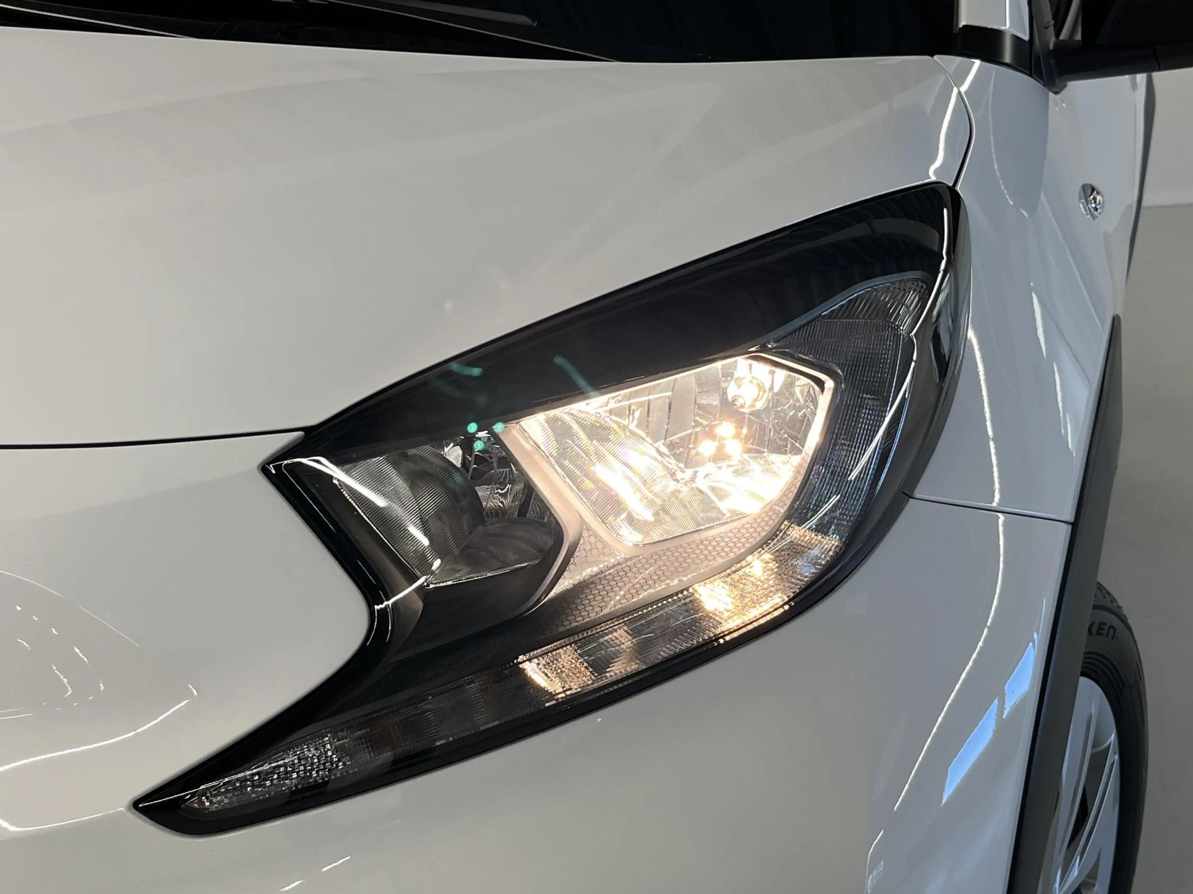 Toyota Aygo X 1.0 VVT-i MT Play — photo 4
