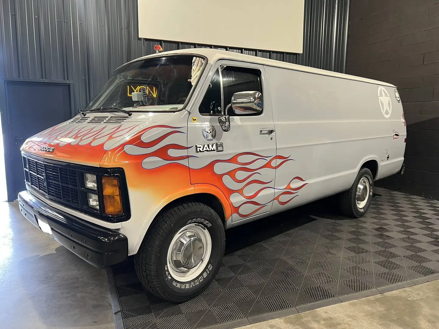 Dodge RAM RAM VAN 350 5.9 V8 Grijs - 2