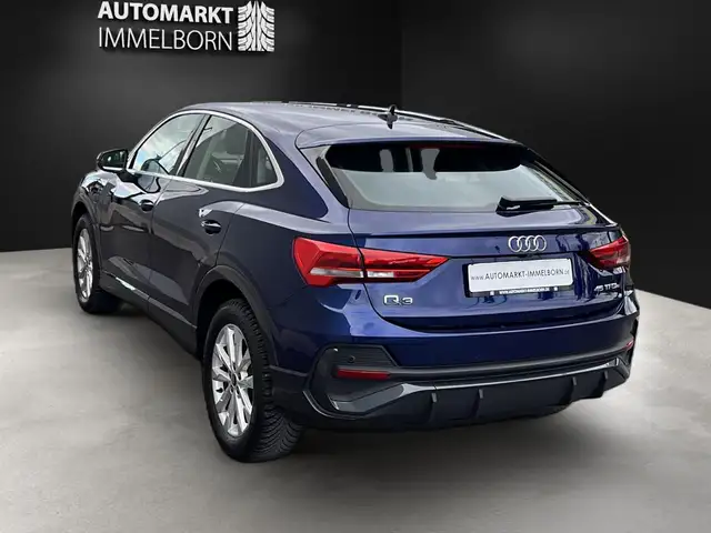 Audi Q3 view 5