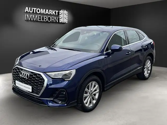 Audi Q3 view 4