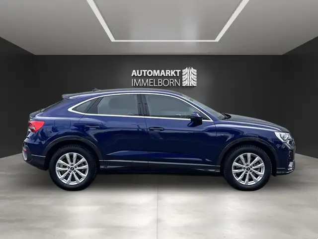 Audi Q3 view 11