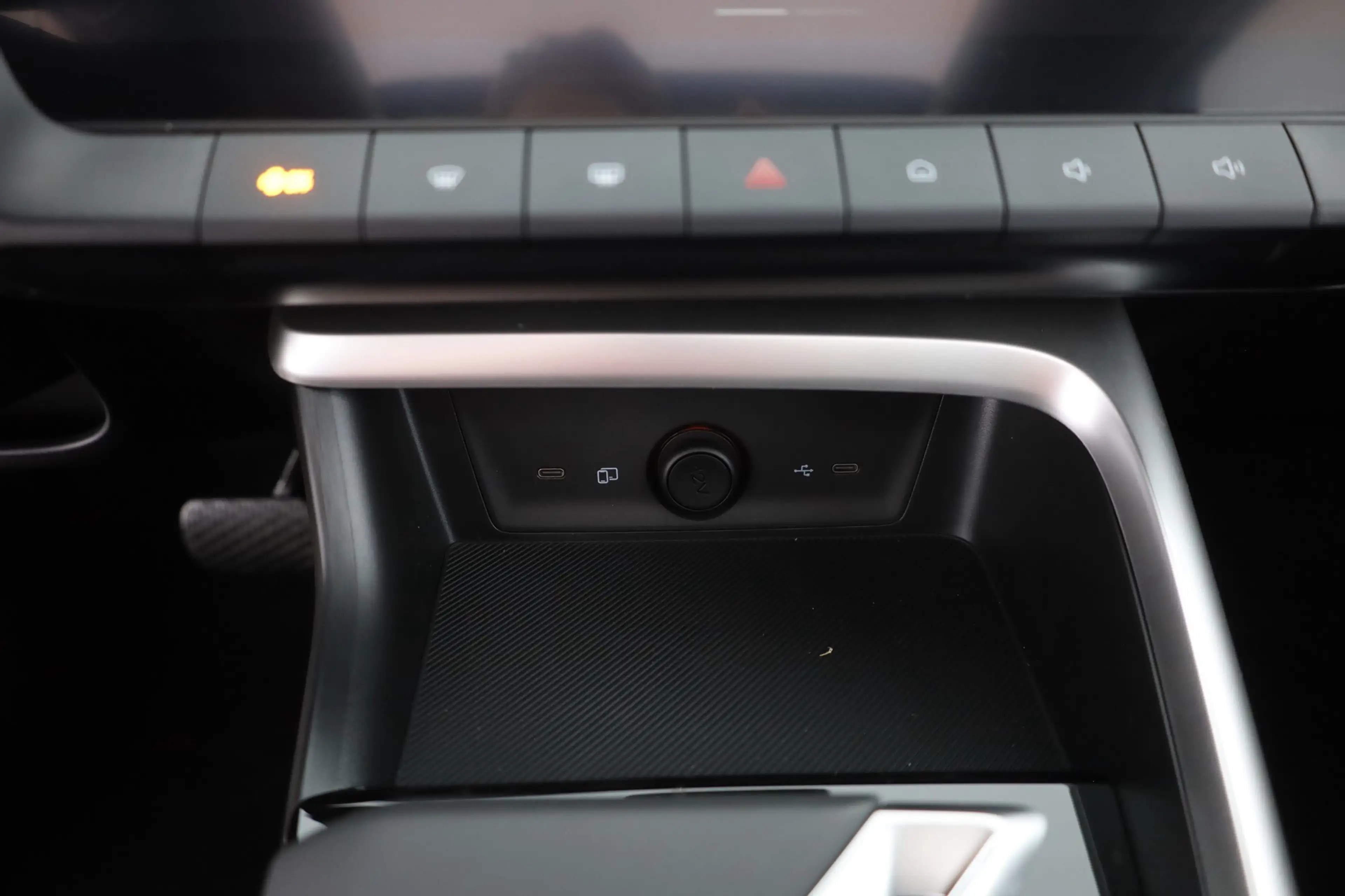 MG ZS 1.5 Hybrid Luxury Aut. LED ACC 360° Pano — photo 12