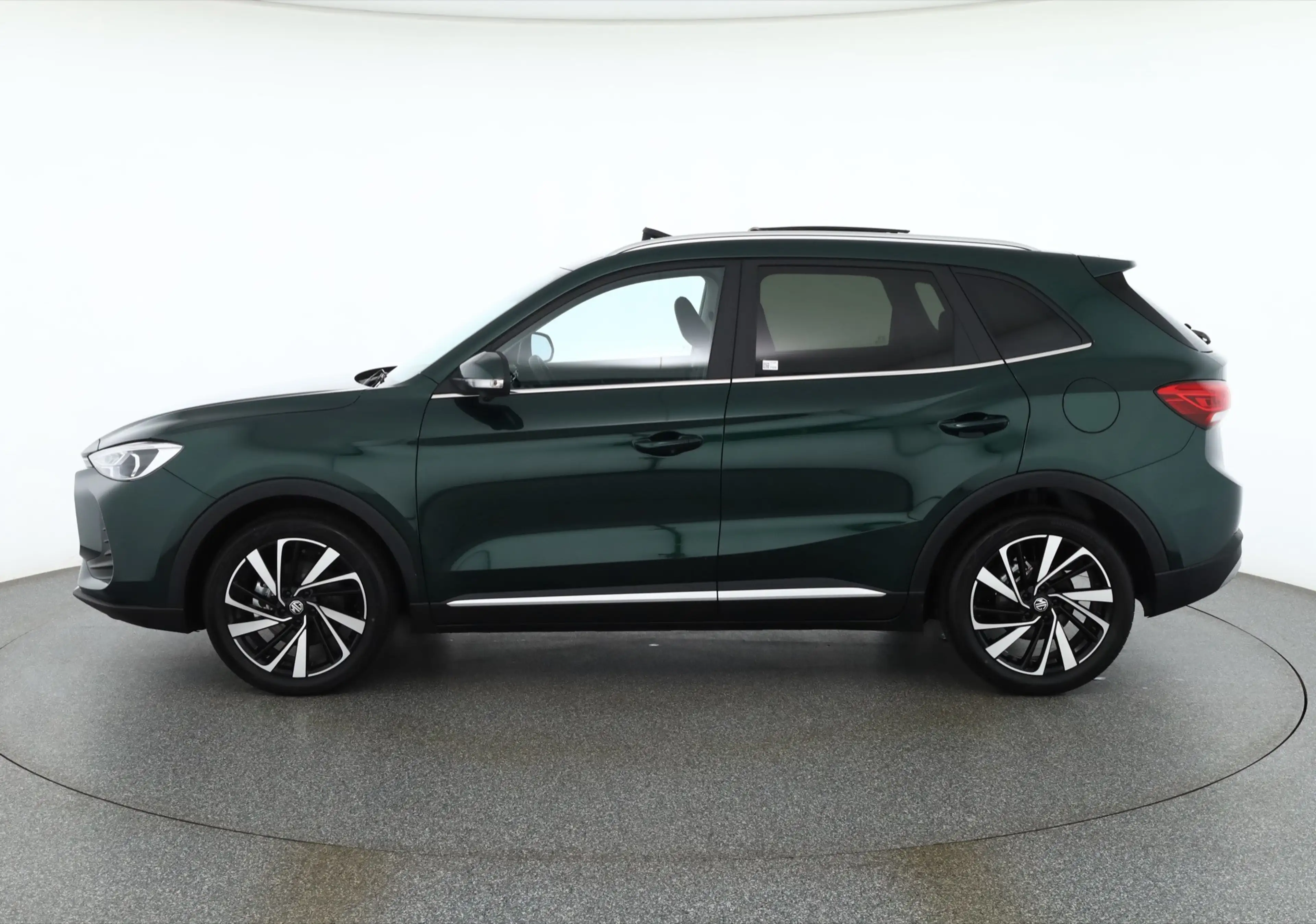 MG ZS 1.5 Hybrid Luxury Aut. LED ACC 360° Pano — photo 2