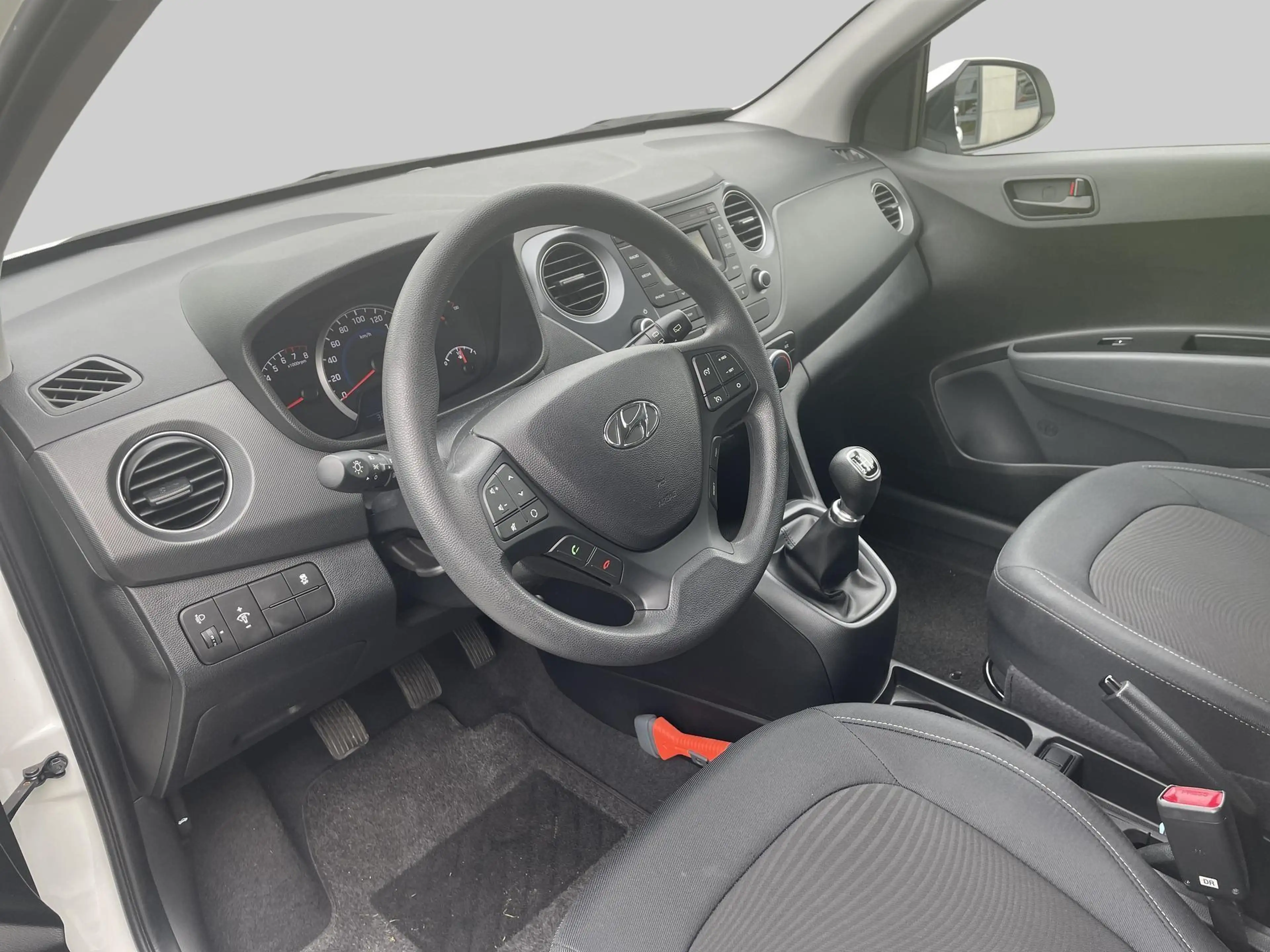 Hyundai i10 1.0i Comfort — photo 4