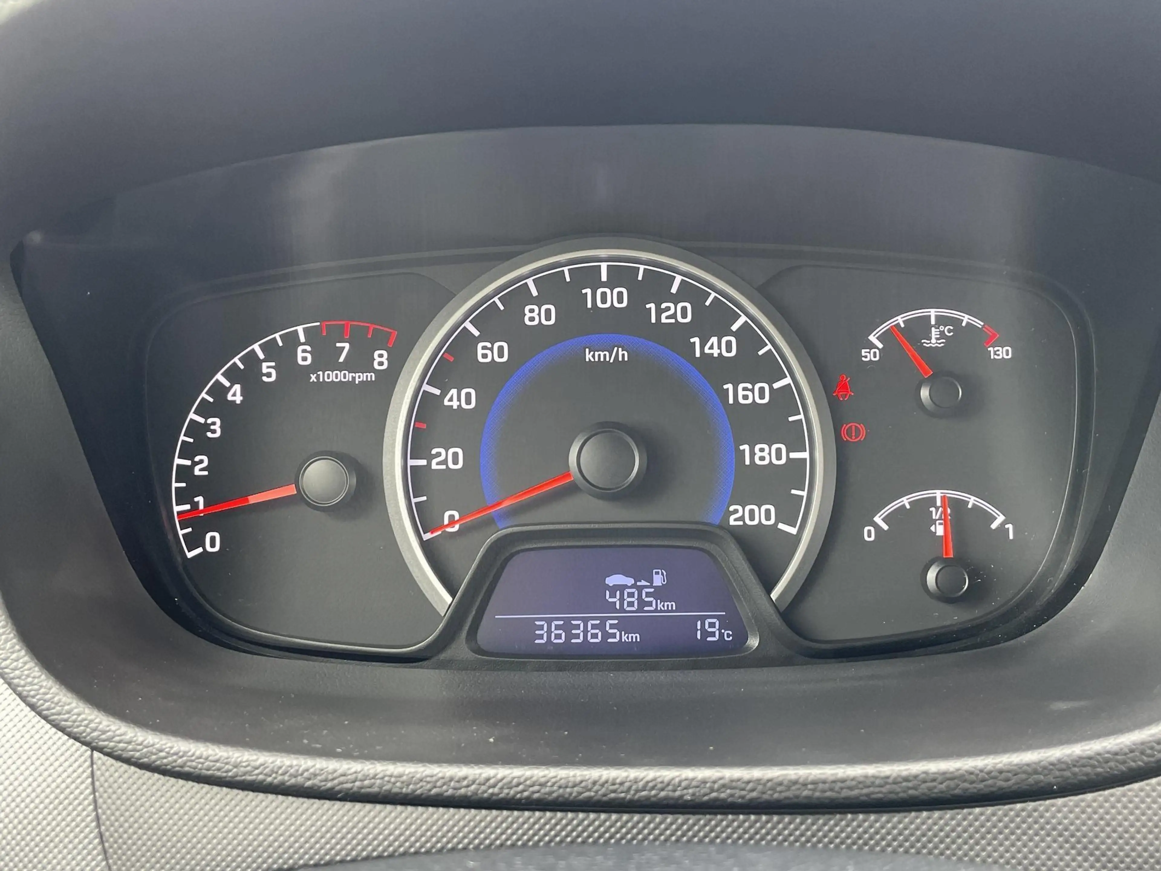 Hyundai i10 1.0i Comfort — photo 15