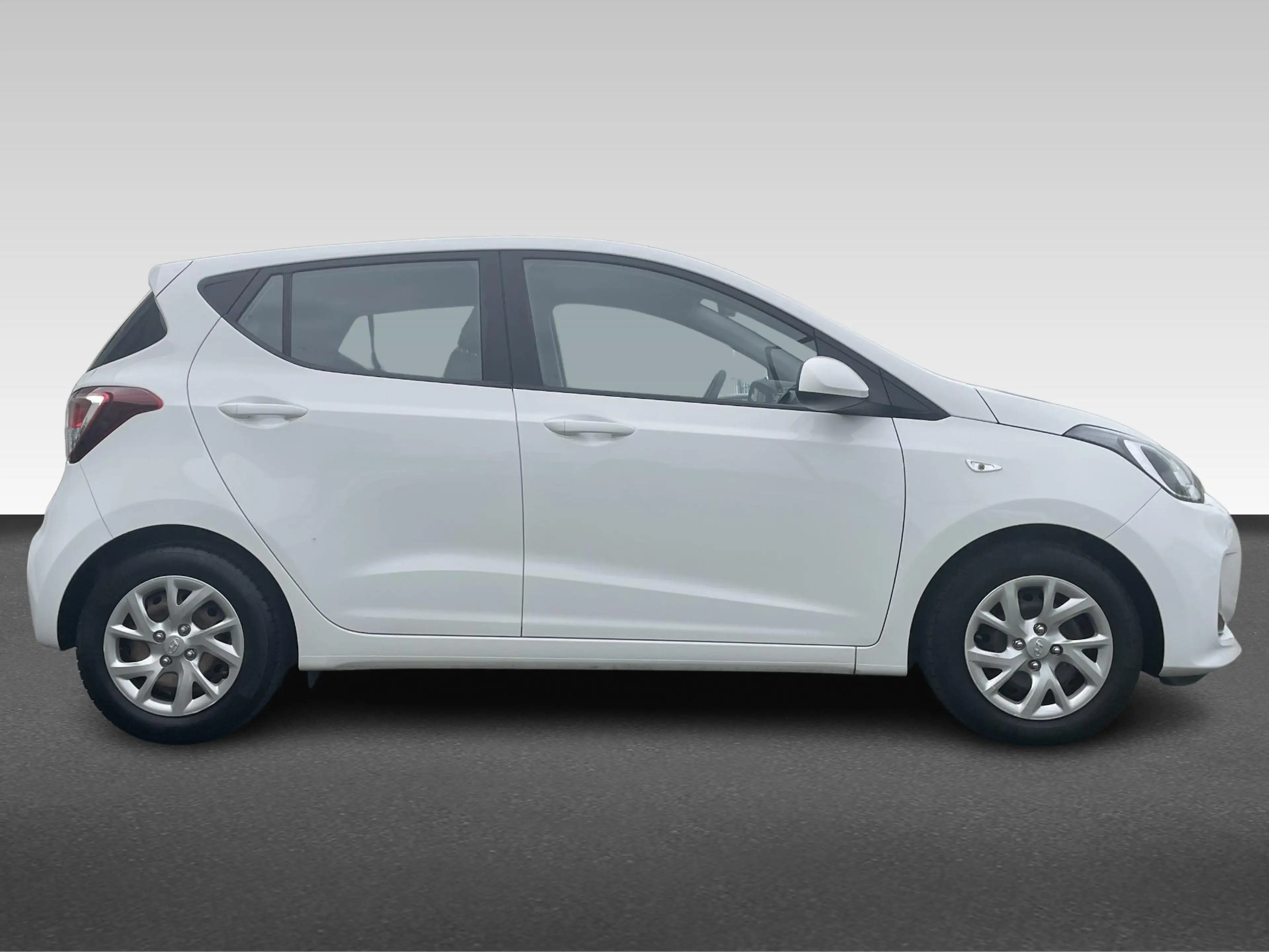 Hyundai i10 1.0i Comfort — photo 9
