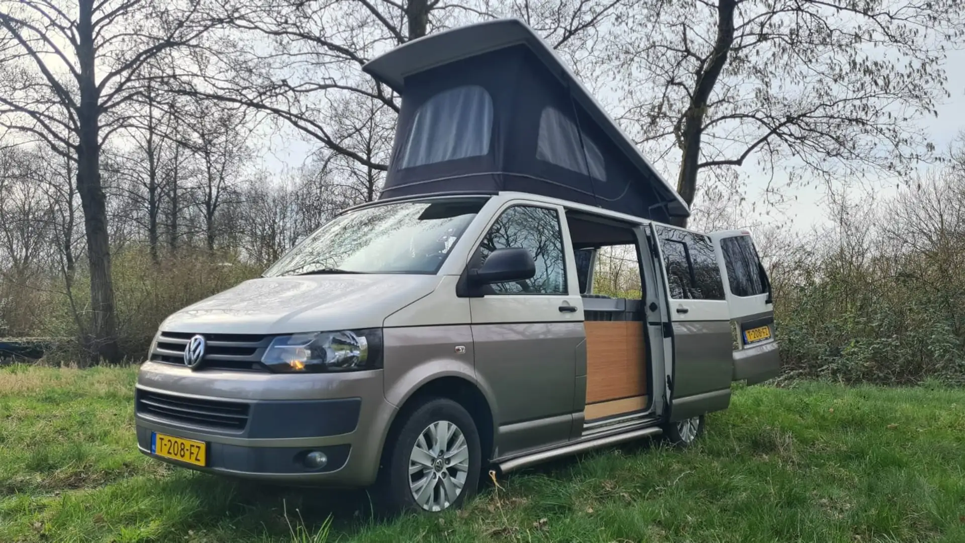 Volkswagen Transporter T5 siva - 2