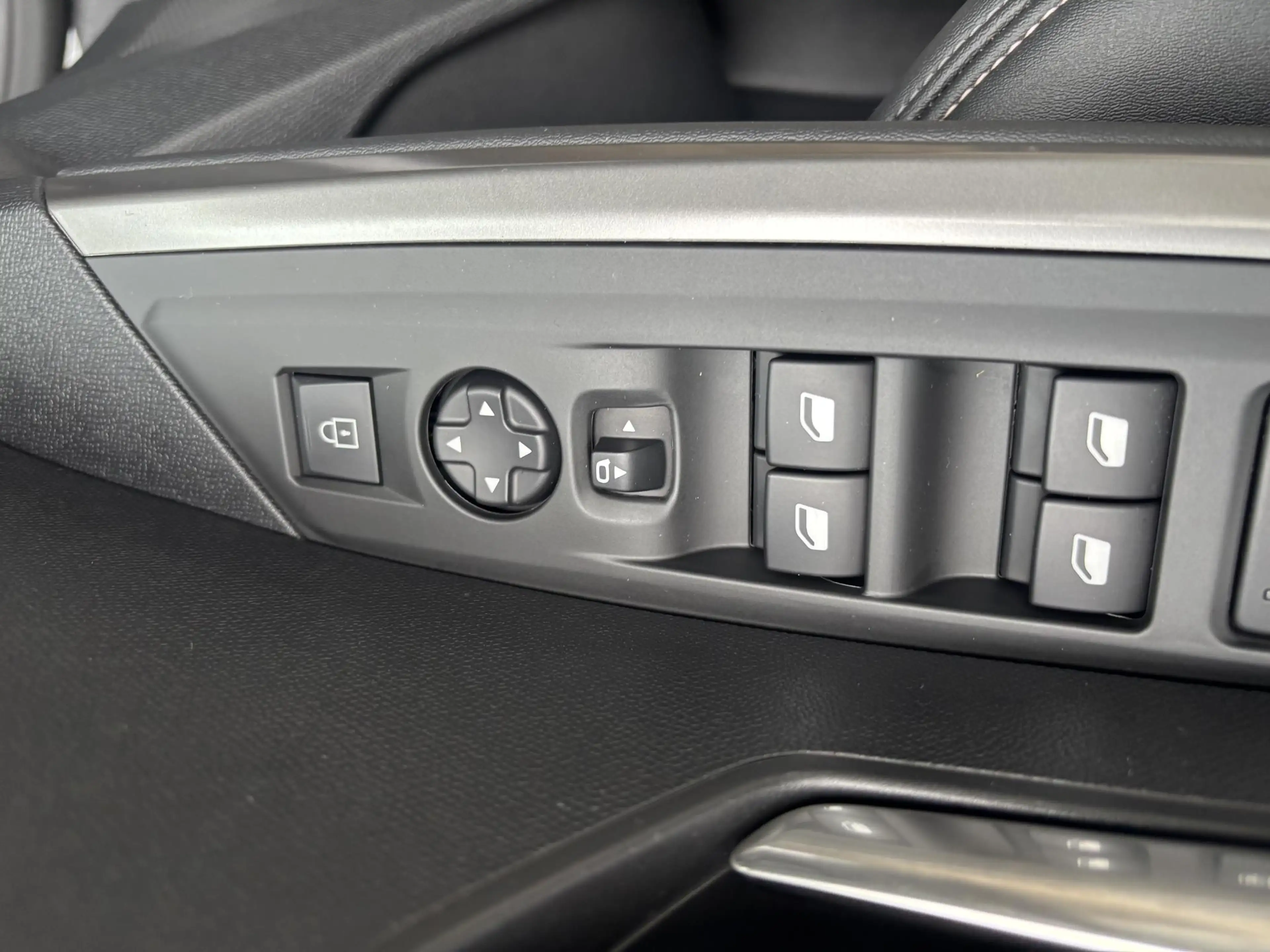 Peugeot 3008 e-3008 Allure Avantage 210 73 kWh I 360 vision & D — photo 12