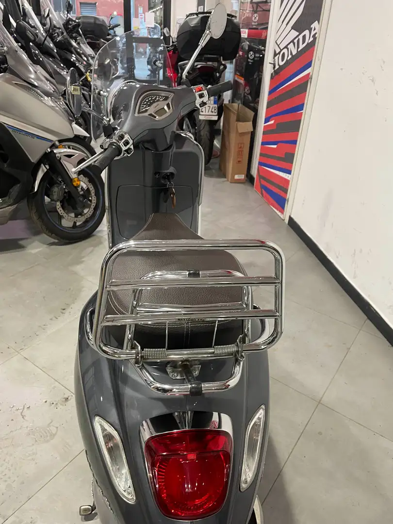 Piaggio Primavera Touring Grigio - 2