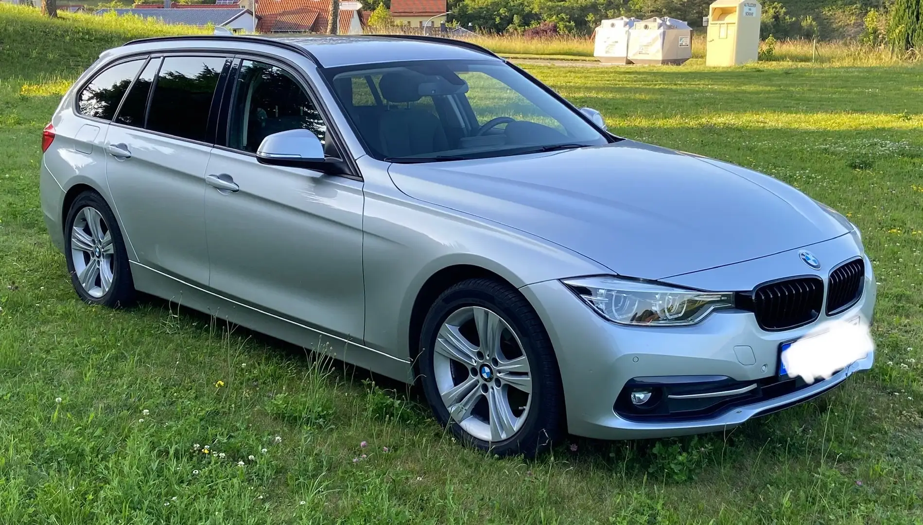 BMW 320 320d Touring Aut. Sport Line, 8-fach bereift Ezüst - 1