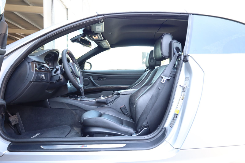 BMW 335 i Cabrio/Navi/Xenon/Sitzheizung/Bluetooth/R19 — photo 8
