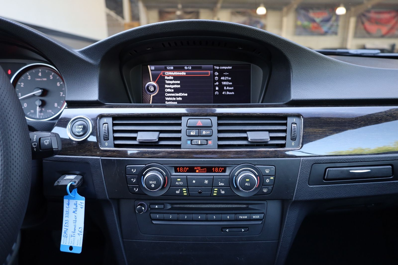 BMW 335 i Cabrio/Navi/Xenon/Sitzheizung/Bluetooth/R19 — photo 13