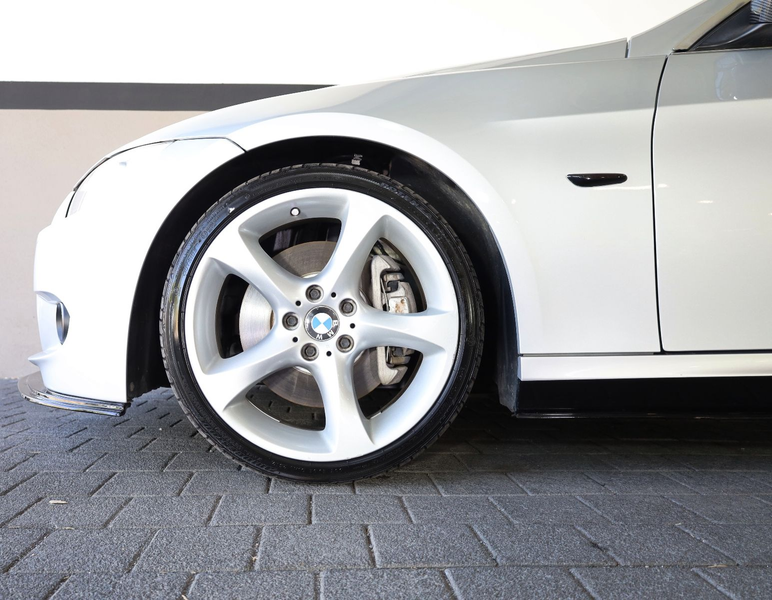 BMW 335 i Cabrio/Navi/Xenon/Sitzheizung/Bluetooth/R19 — photo 4