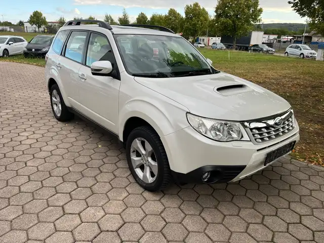 Subaru Forester view 3