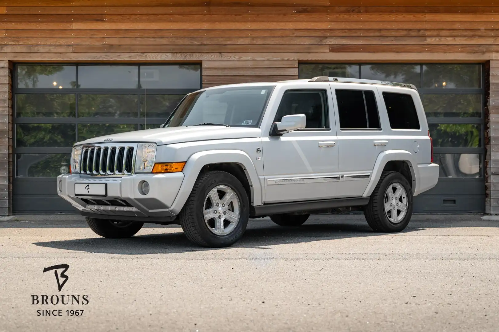Jeep Commander 4.7 V8 Sport | 1e. eig. | S/K Dak | 4x Stoelverw | Plateado - 1