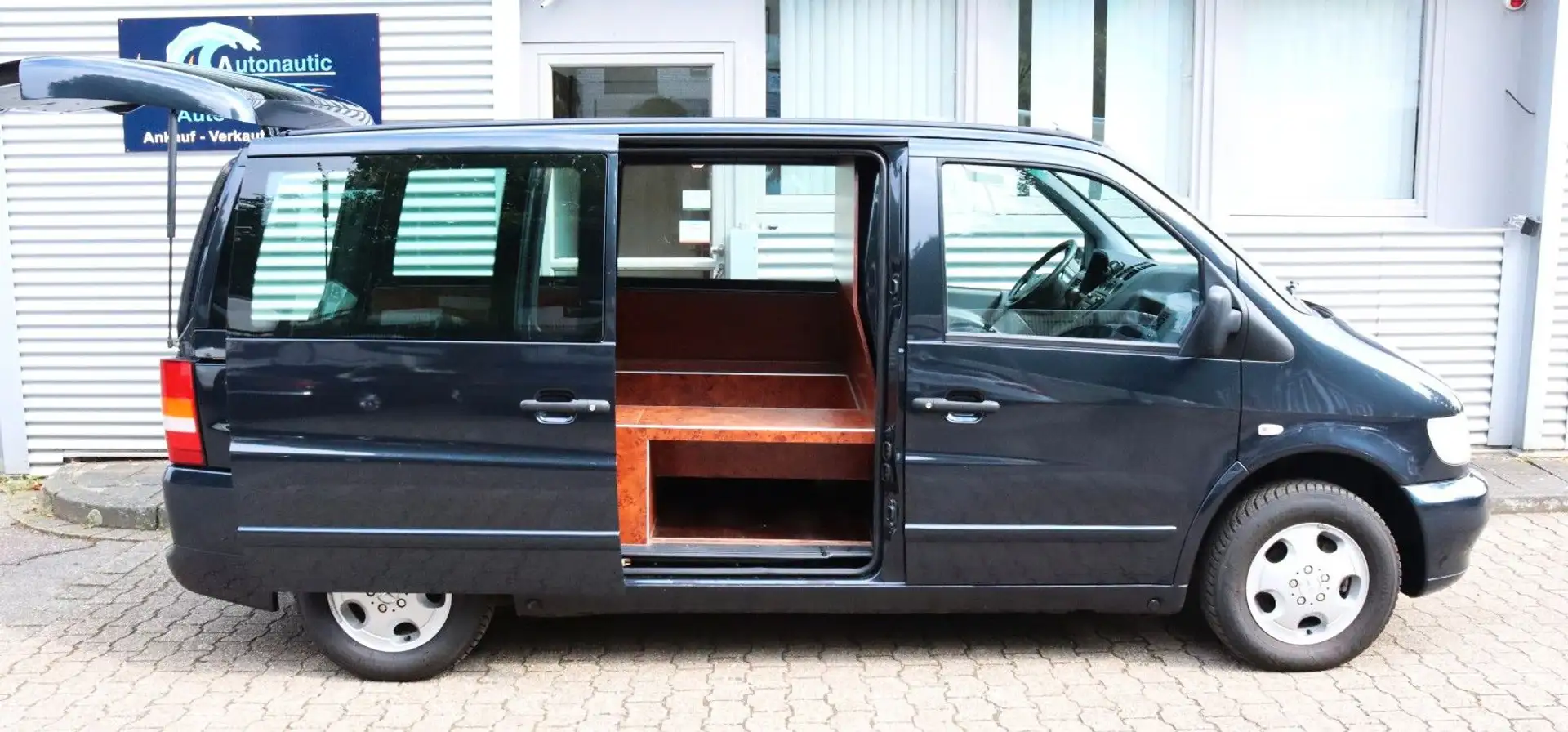 Mercedes-Benz Vito VITO 113 AUTOMATIK*KLIMA*BESTATTUNGSFAHRZEUG*TOP Noir - 2