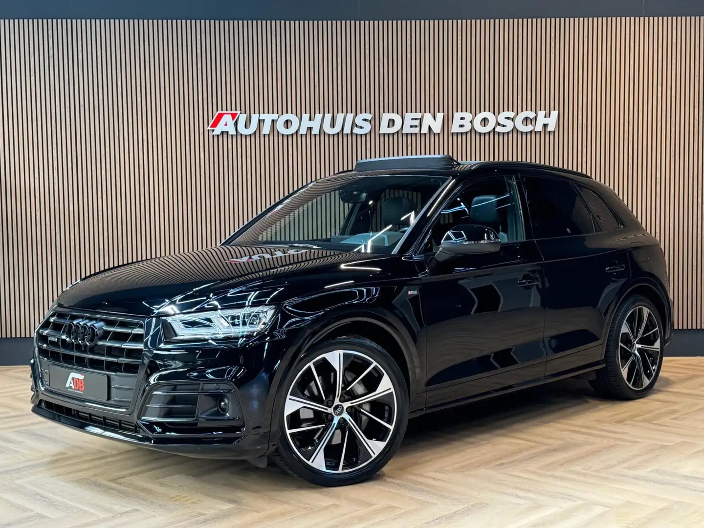 Audi Q5 55 TFSI e Quattro S Line Competition 367PK - Lucht Zwart - 1