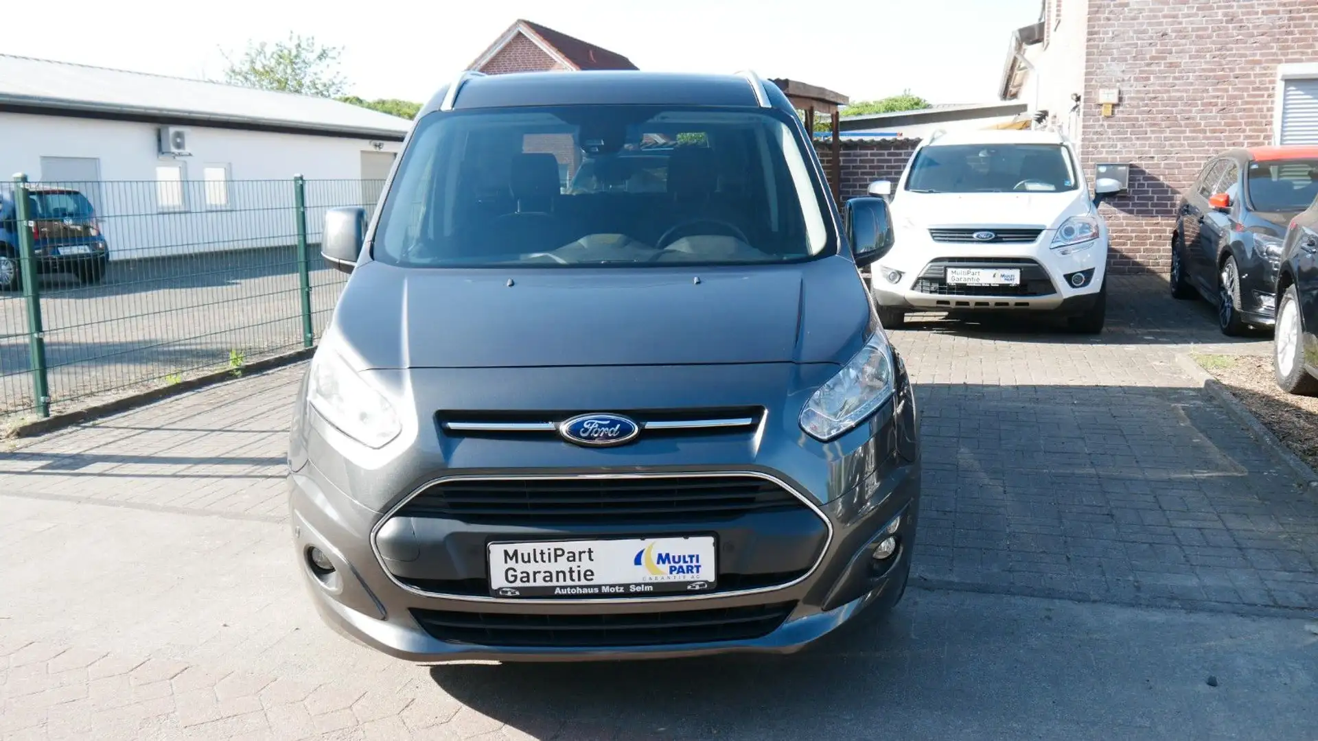 Ford Tourneo Connect Titanium Grau - 2