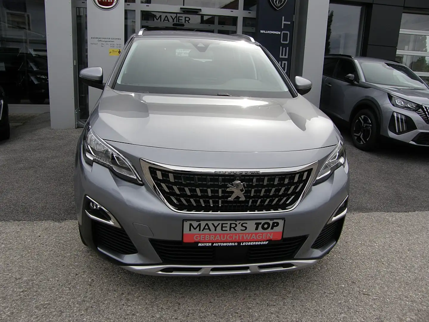 Peugeot 3008 1,5 BlueHDi 130 S&S 6-Gang Allure Grau - 2