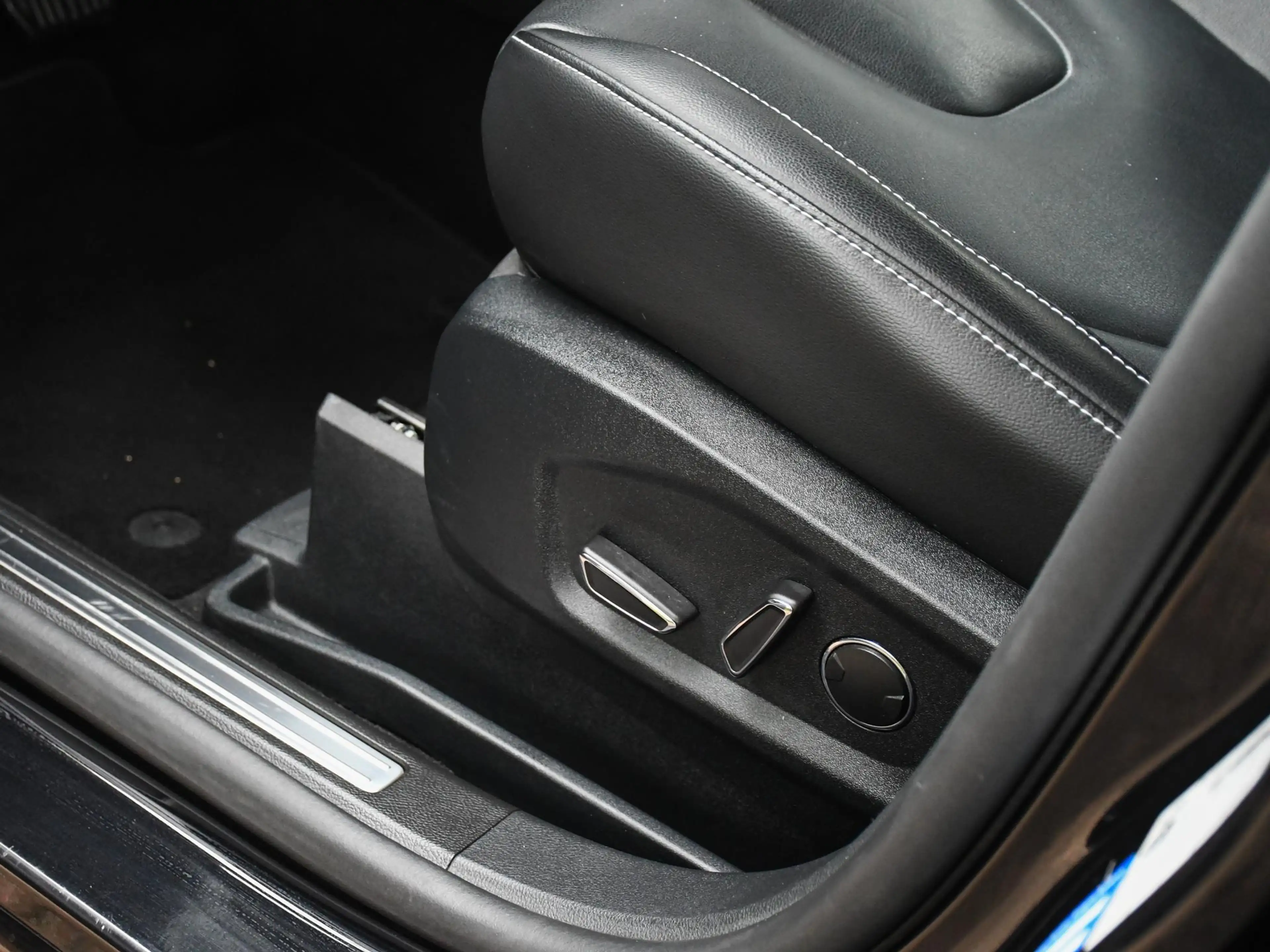 Ford S-Max Titanium 2.5i HEV 190pk Automaat 7-Pers. TREKHAAK — photo 12