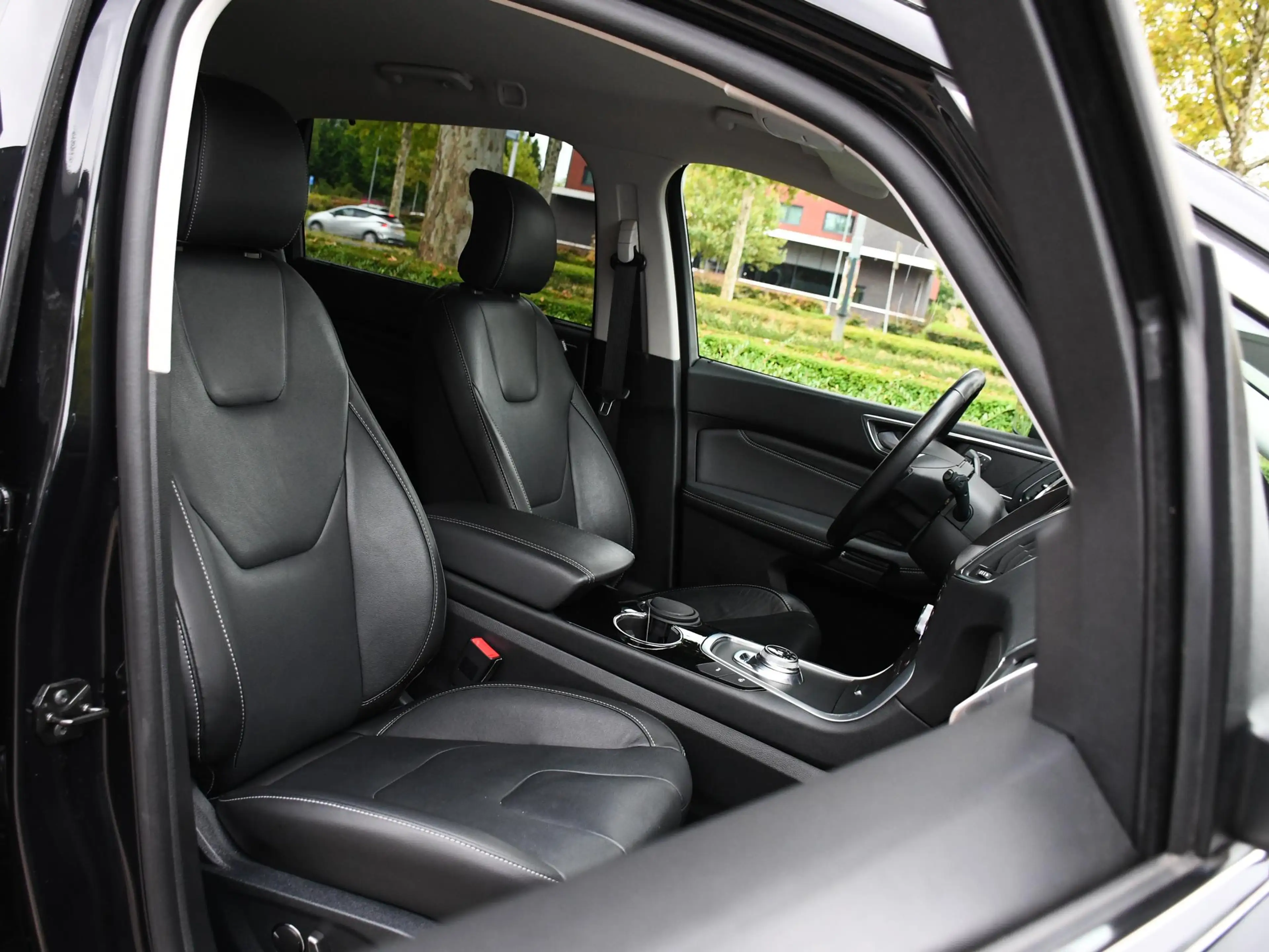 Ford S-Max Titanium 2.5i HEV 190pk Automaat 7-Pers. TREKHAAK — photo 11