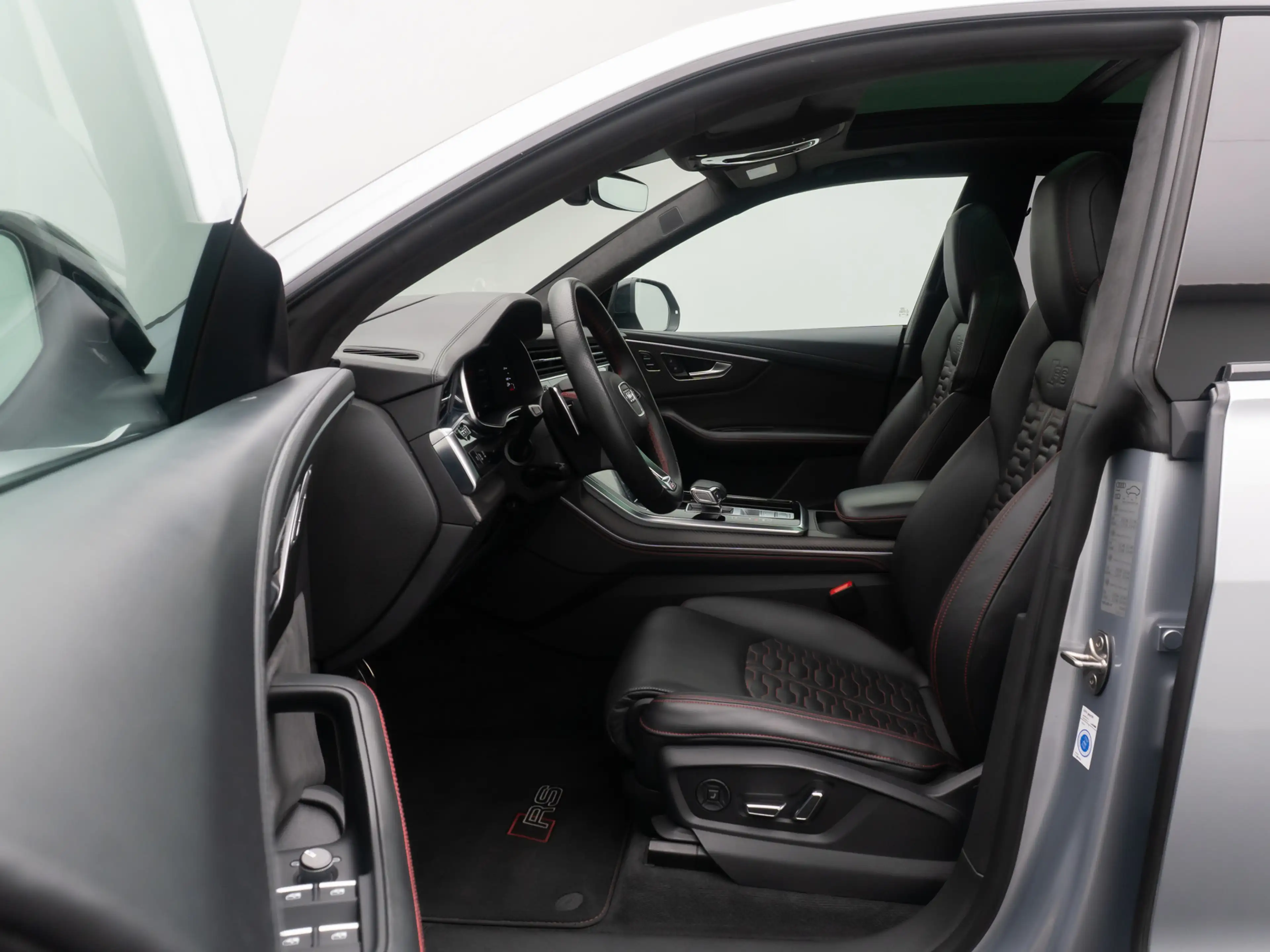 Audi RS Q8 4.0 TFSI Panorama 360° HUD B&O VOLL 23Zoll — photo 19
