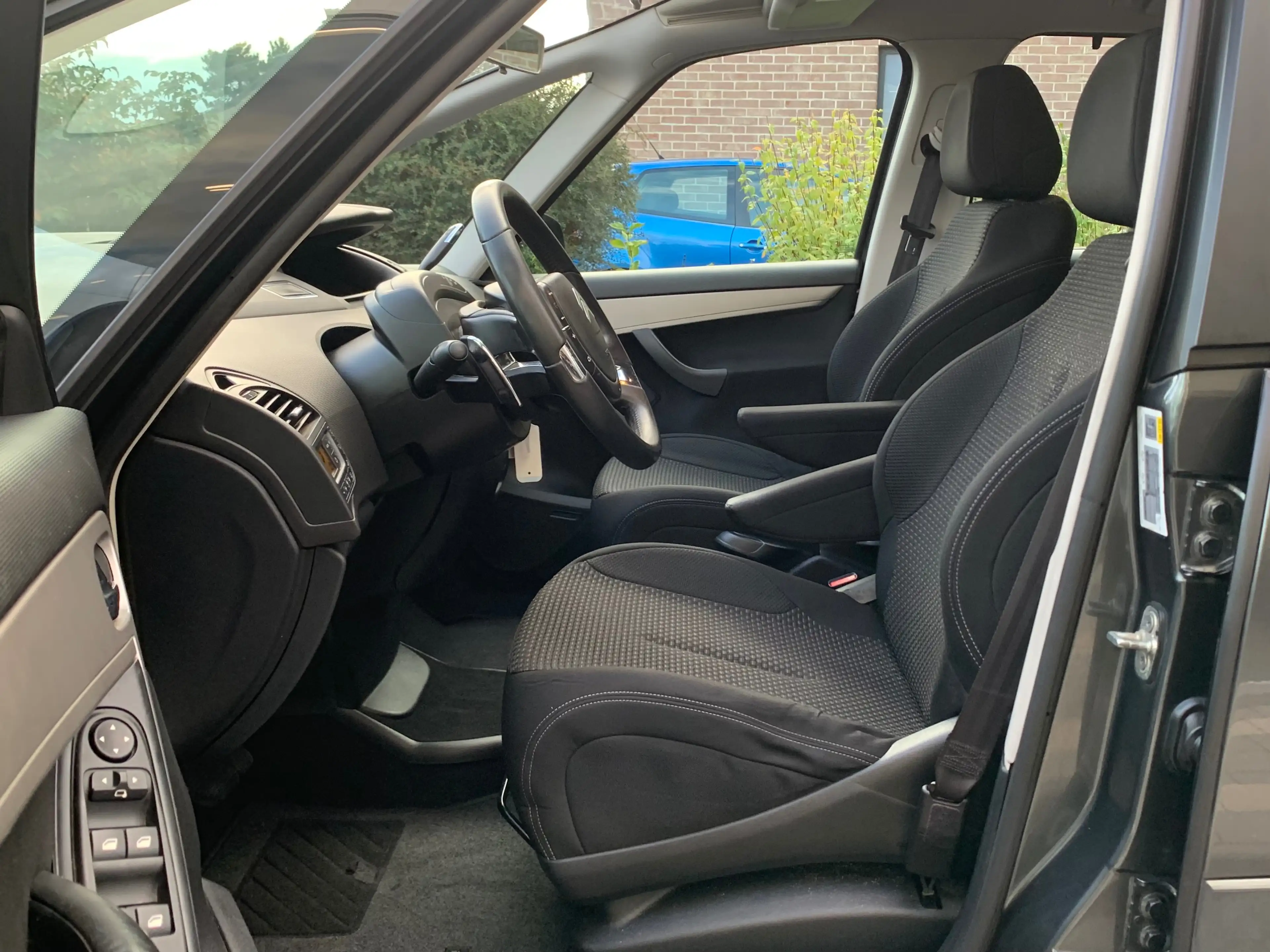 Citroen Grand C4 Picasso 1.6HDI / 7 Places / Boite Auto / Gps / Cruise /PDC — photo 14