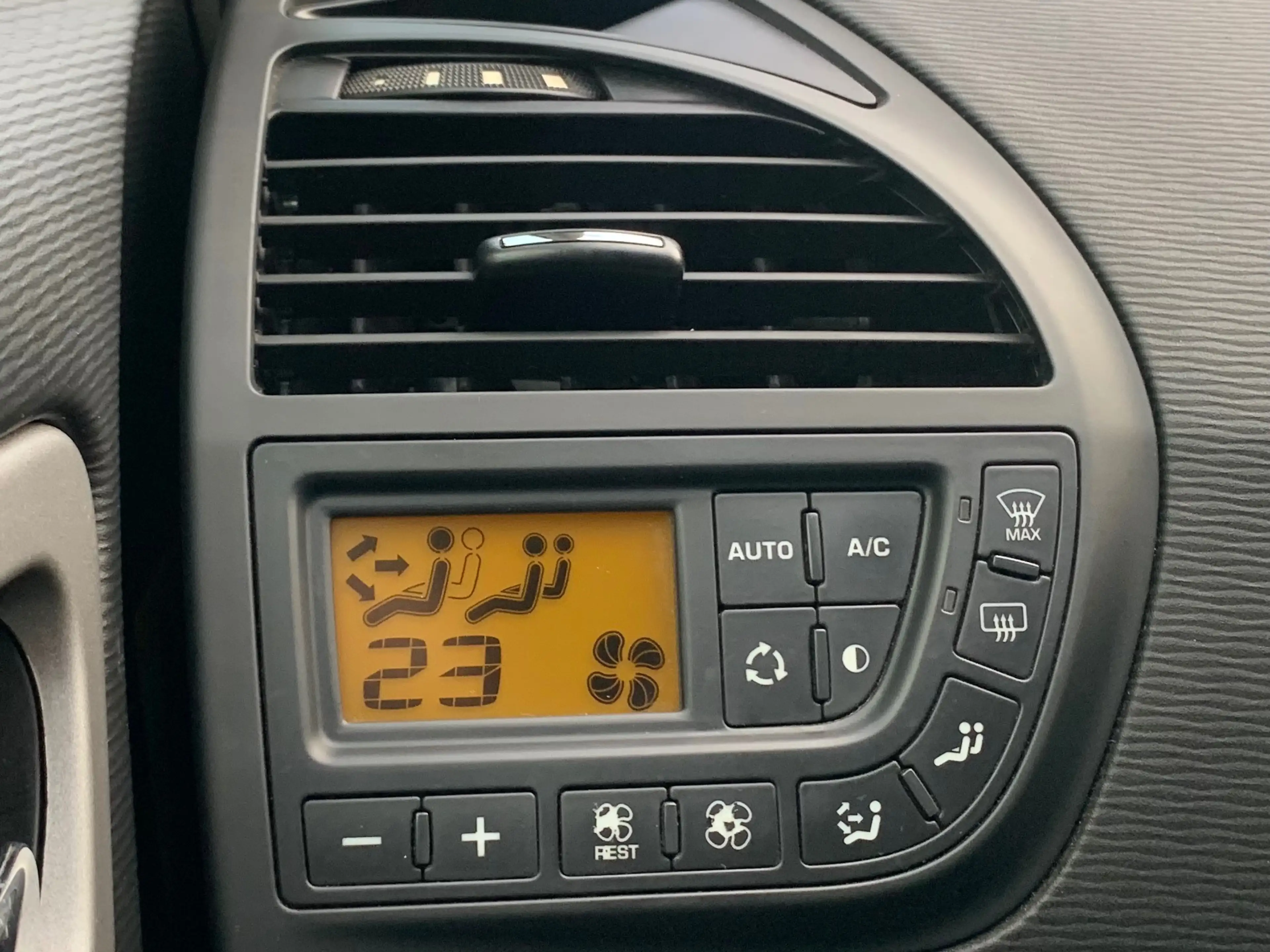 Citroen Grand C4 Picasso 1.6HDI / 7 Places / Boite Auto / Gps / Cruise /PDC — photo 13